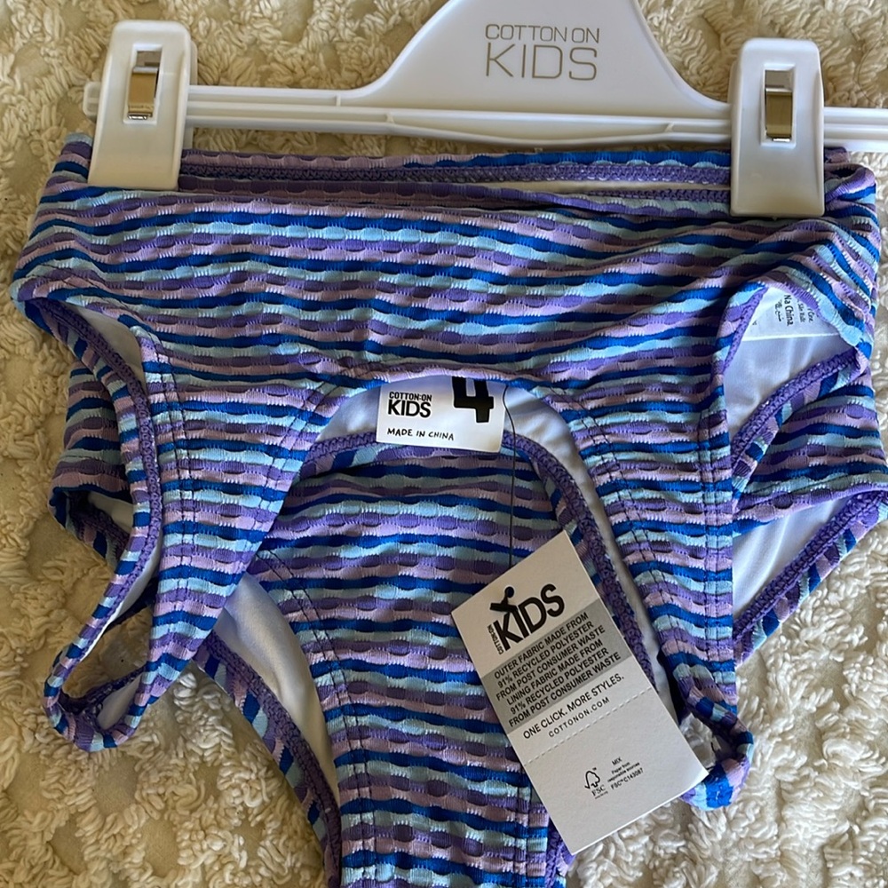 A little girl, size 4 kids swimwear new